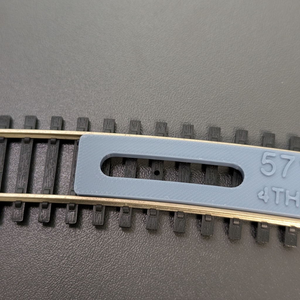 OO gauge radius template with cut-out for pinning track while forming curves – Azuda track laying tool